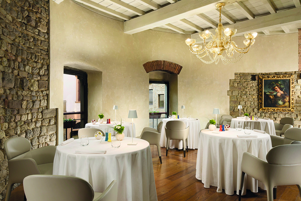 La sala del ristorante Santa Elisabetta