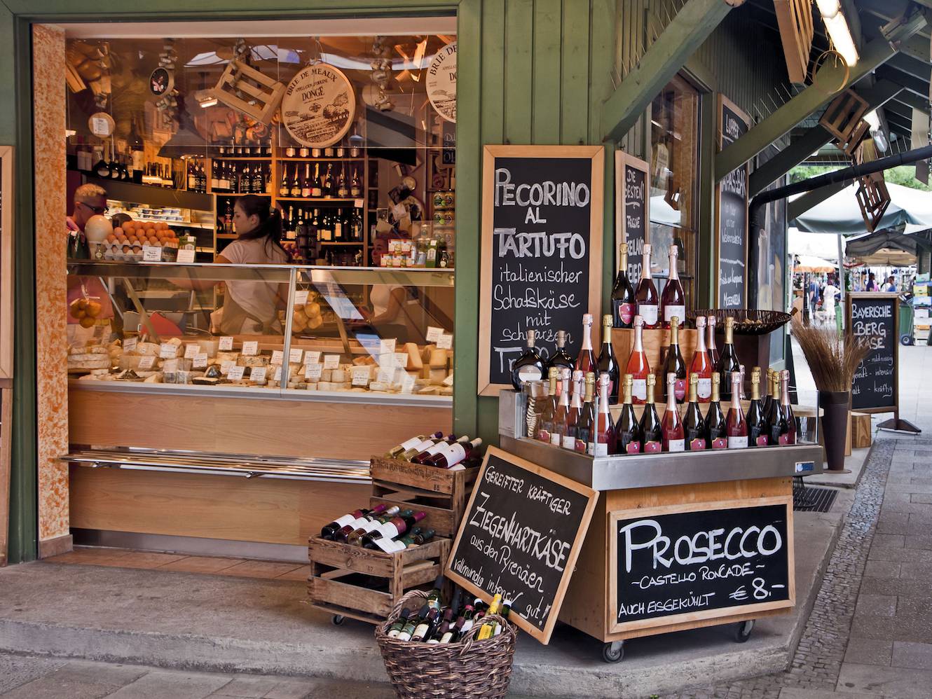 Recessione crisi Incertezza durerà ancora a lungo. Made in Italy economia in recessione a causa del coronavirus