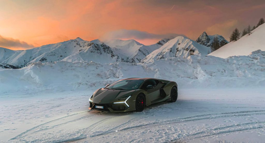 Lamborghini Revuelto